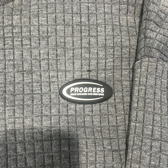 Grey crewneck from dazy - Picture 2 of 3